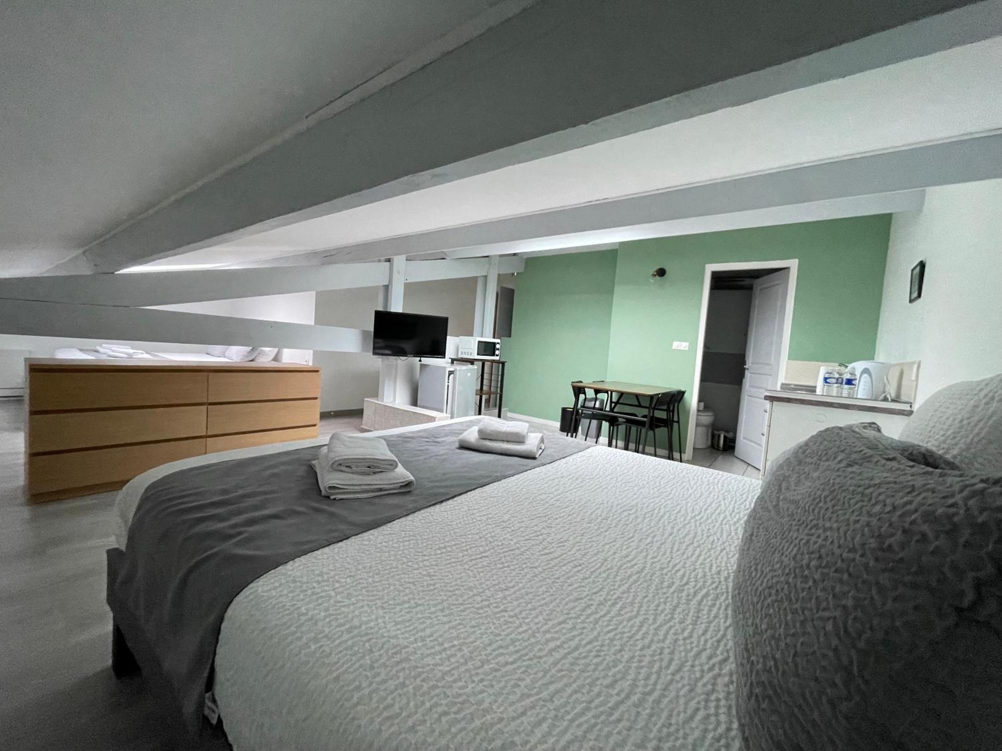 Hotel Paris Madrid Lesperon  Exterior photo